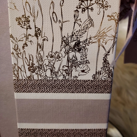 NEW Dior Floral Box & Matching Ribbon 🎀 - Picture 5 of 8